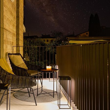 Salvatorehomes - Luxurious Dreamview Waterfront Apartment In Torri Del Benaco With Pool - Casa Azura - A 5 Star Luxury Collection At Lake Garda Exterior photo